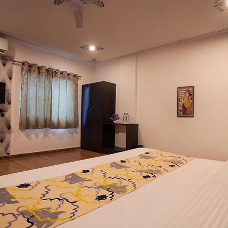 Tripli Hotels Arunoday Palace Удайпур Екстериор снимка