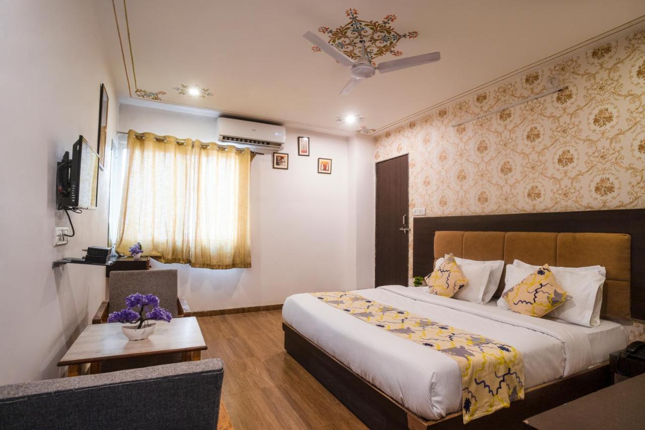 Tripli Hotels Arunoday Palace Удайпур Екстериор снимка
