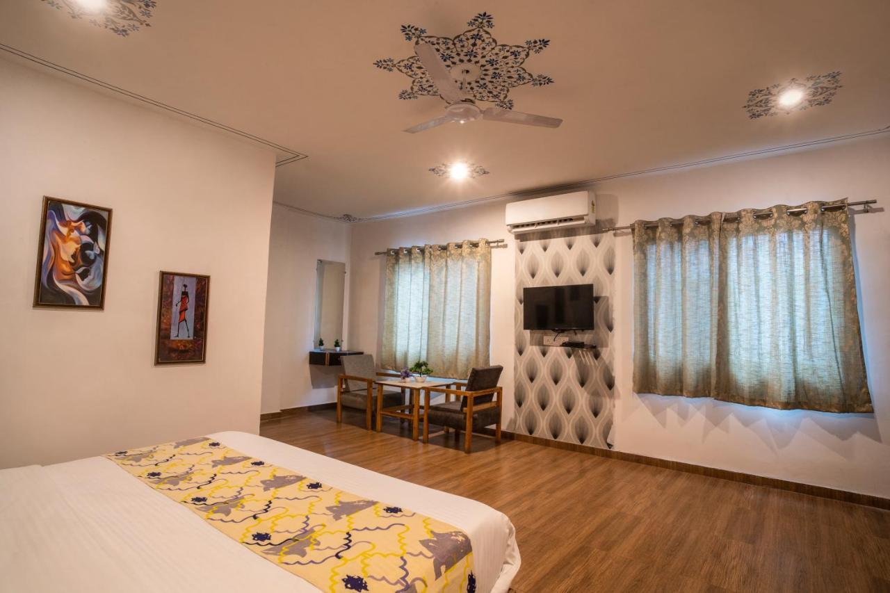 Tripli Hotels Arunoday Palace Удайпур Екстериор снимка