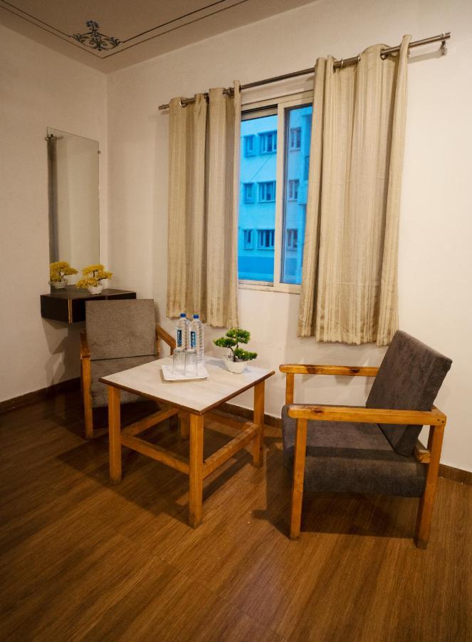 Tripli Hotels Arunoday Palace Удайпур Екстериор снимка